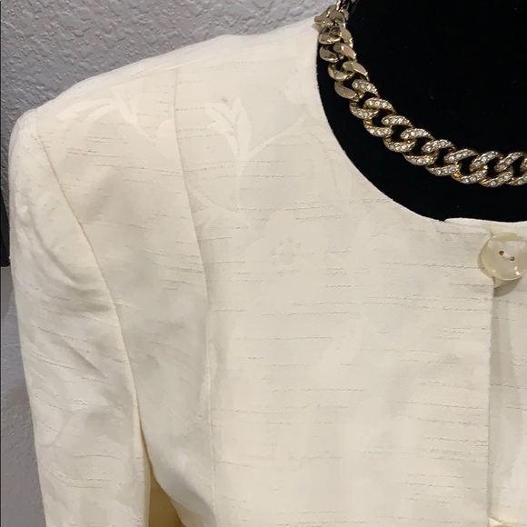 Nordstrom Jones NY ivory skirt suit set - Picture 4 of 6